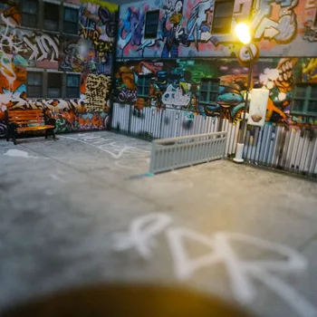 1:64 lydinio modelio automobilių scena, automobilių stovėjimo aikštelė, graffiti scena nuotrauka fone rekvizitai