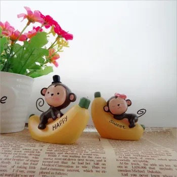 2vnt/komplektas Gražių Dirbtinių Dervų Saldus Bananų Beždžionė Figūrėlės Automobilių Lėlės Gyvūnų Apdailos Statulos Automobilių Ornamentu