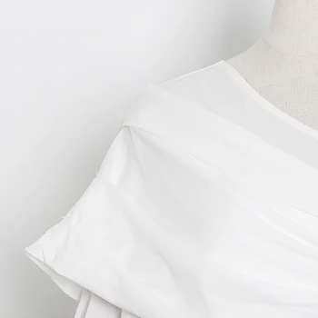 TWOTWINSTYLE Balta Nesimetriškas Marškinėliai Moterims Nerijos Apykakle ilgomis Rankovėmis Vieną Petį Aukšto Juosmens Elegantiška Palaidinė Moteriška Mada