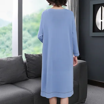 2020 m. pavasarį naują stiliaus vilnonis suknelė moterų grandinės inkrustacijos ilgos rankovės vientisos spalvos mezgimo suknelė