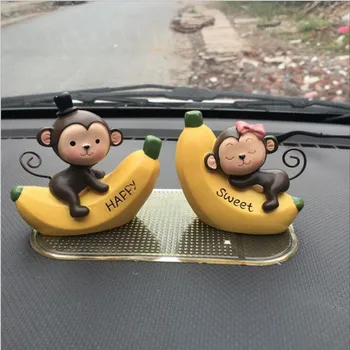 2vnt/komplektas Gražių Dirbtinių Dervų Saldus Bananų Beždžionė Figūrėlės Automobilių Lėlės Gyvūnų Apdailos Statulos Automobilių Ornamentu