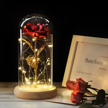 6 Spalva Grožio Ir Žvėrys, Raudona Rožė stikliniu Kupolu Ant Medinio Pagrindo Valentino Dovanos LED Rose Lempos Kalėdų