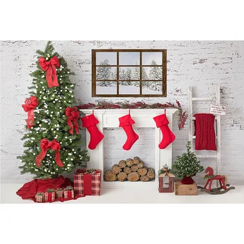 Fotografija Kalėdų Lango Fone Židinys Kalėdų Medžio Raudonų Kojinių Fone, Photocall Baltų Plytų Sienos, Sniegas, Miško Fotosesiją