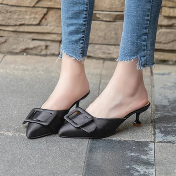 Sandalai moteriška vasaros drabužių mados 2020 naujas saldus vėjo lankas Baotou plonas su puse šlepetės