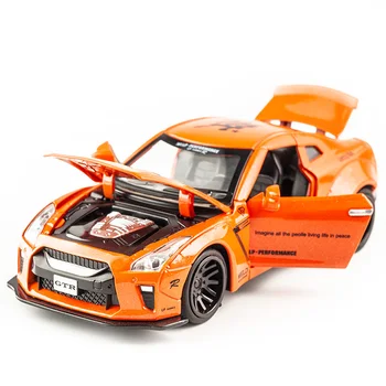 KIDAMI 1:32 AMG Nissan GTR Diecast Transporto priemonės Modelio Žaislinius Automobilius Traukti Atgal Automobilį su Garso, Šviesos, Dovanų Rinkimas Vaikų, Suaugusiųjų Berniukams