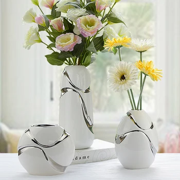 Šiuolaikinės aukštos kokybės Keramikos Vaza Vertus-poliruota balta ir sidabro vaza trijų dalių rinkinys, Pratybos Amatų Namų Baldų Apdailos