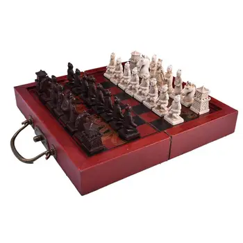 Kinijos Retro Šachmatų Mažų Šachmatų Rinkinį Ming Čing Dinastija Raižyti Dervos Chessman Terakotos Karių Kokybės Mediniai Šachmatai Medžiaga